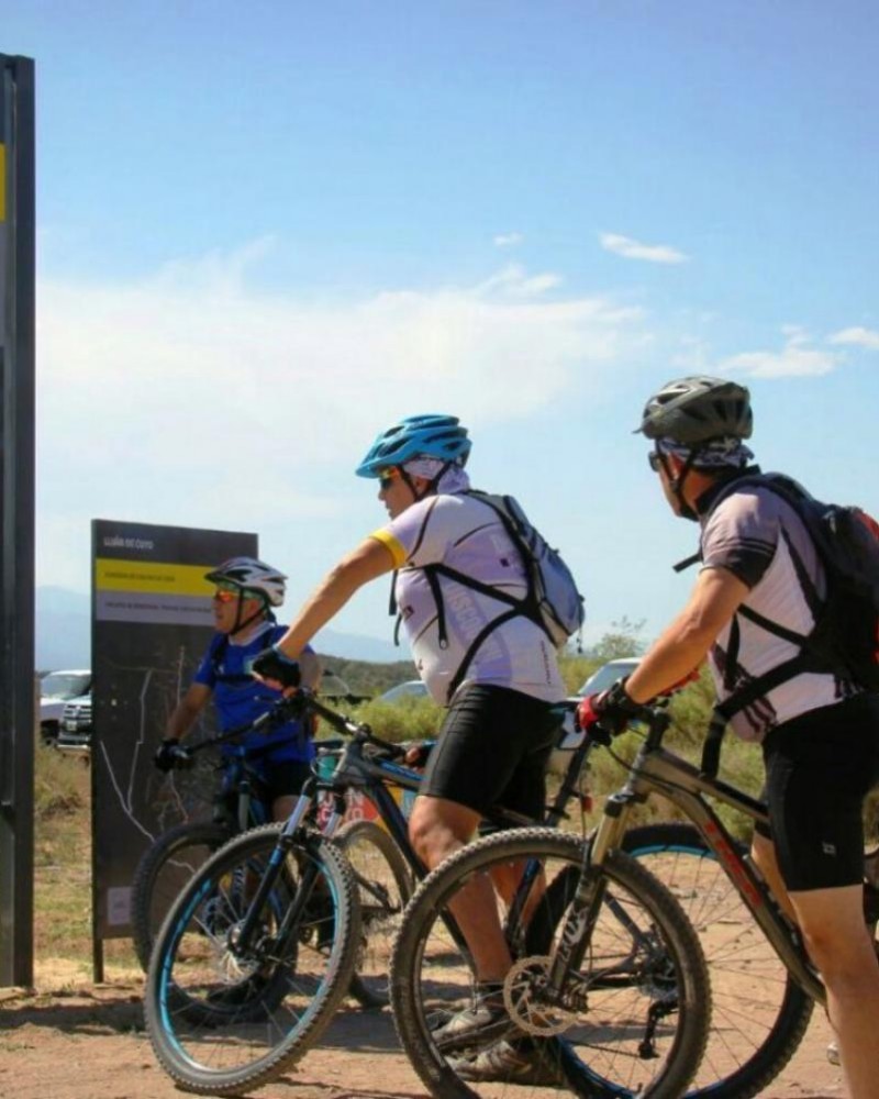 Mountain bike pelas trilhas de Chacras