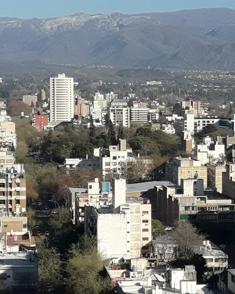 Cidade, Vinícola e Shopping