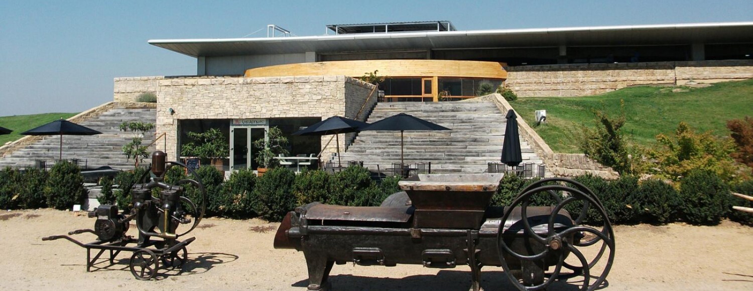 Vinícolas Montes & Lapostolle