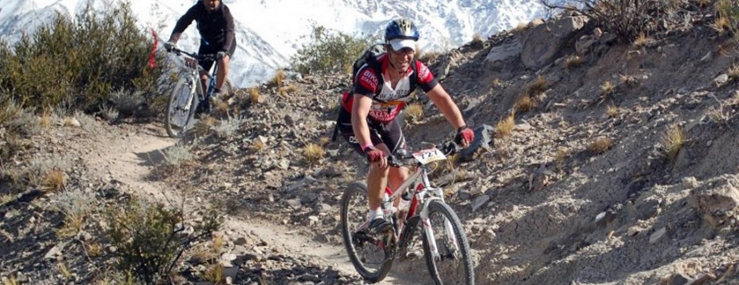 Mountain bike pelas trilhas de Chacras